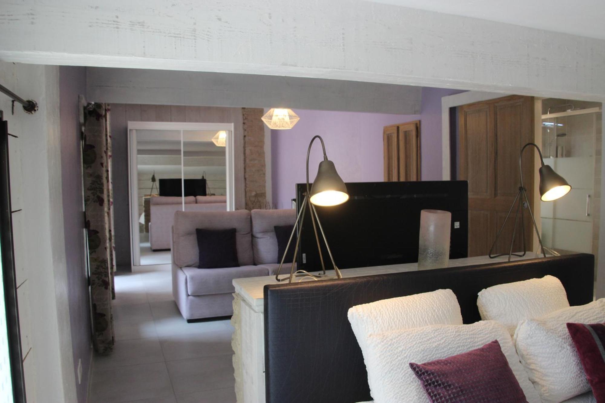 Le Hameau Fleur De Pierres , Chambre , Gite Et Table D'Hotes Murs  エクステリア 写真