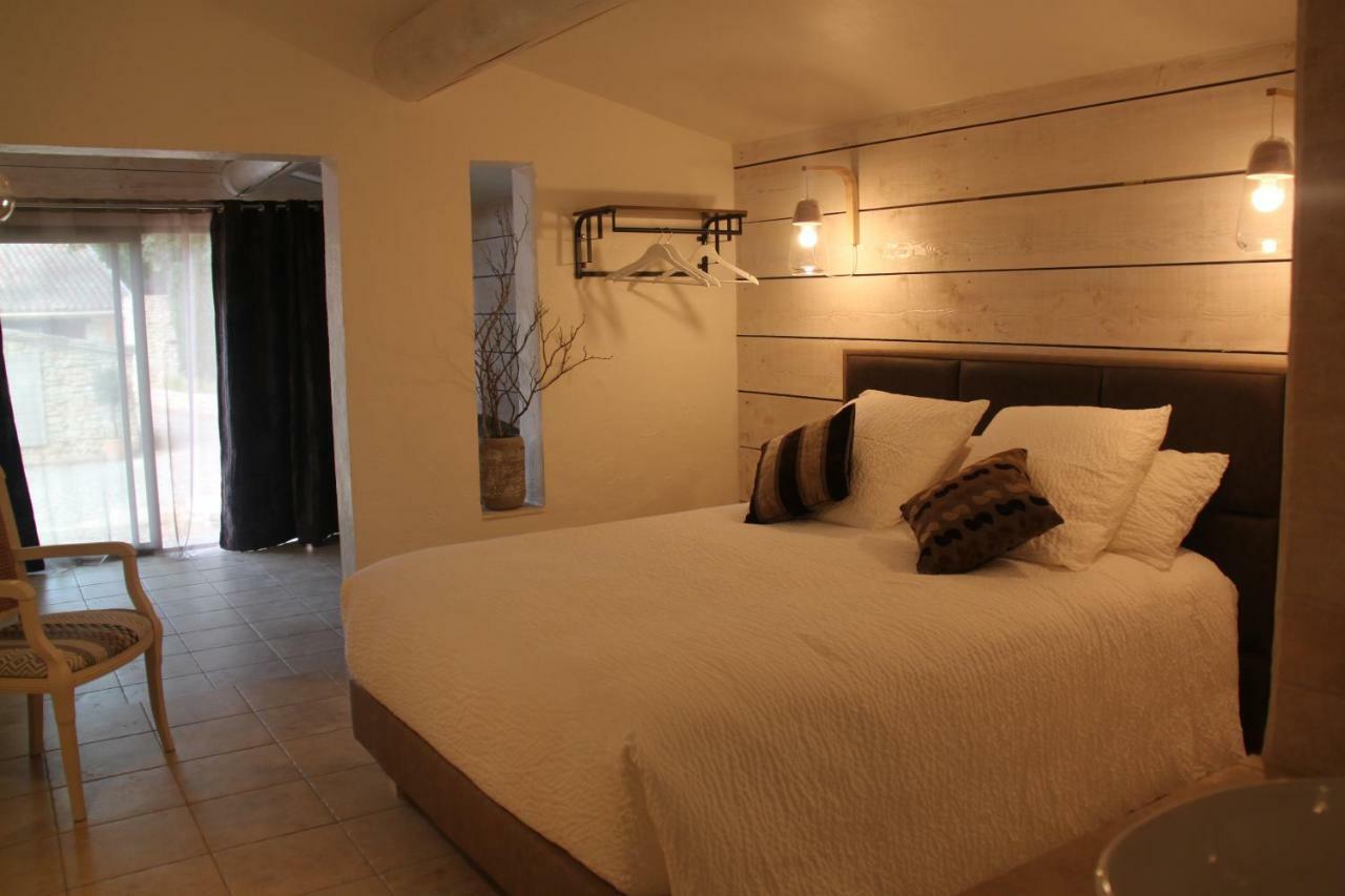 Le Hameau Fleur De Pierres , Chambre , Gite Et Table D'Hotes Murs  エクステリア 写真
