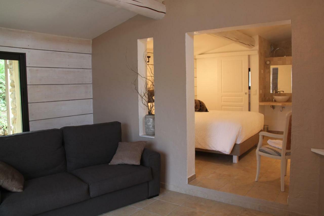 Le Hameau Fleur De Pierres , Chambre , Gite Et Table D'Hotes Murs  エクステリア 写真